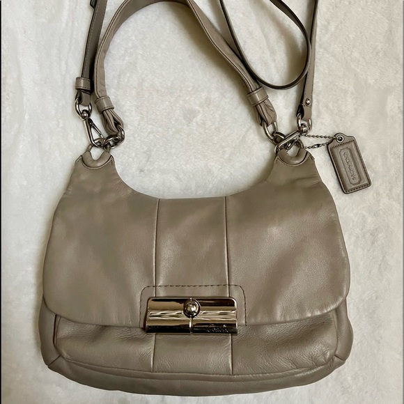 👛 SALE “COACH” 💯% Authentic Leather shoulder/crossbody bag - Picture 3 of 6